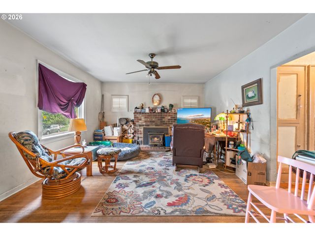 32 N BRYANT St, Portland, OR 97217