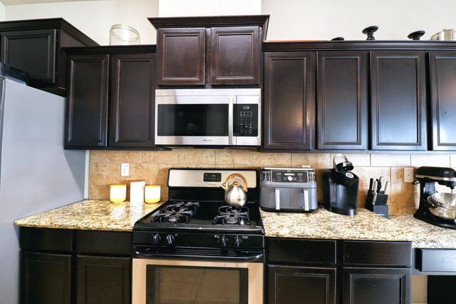 11 Eagle Lake Court, Manvel, TX 77578