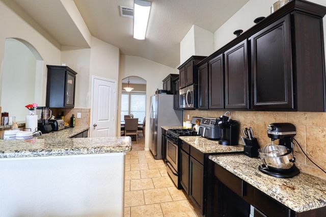 11 Eagle Lake Court, Manvel, TX 77578