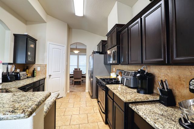 11 Eagle Lake Court, Manvel, TX 77578