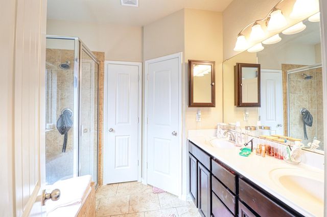 11 Eagle Lake Court, Manvel, TX 77578