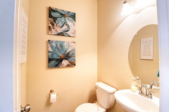 11 Eagle Lake Court, Manvel, TX 77578