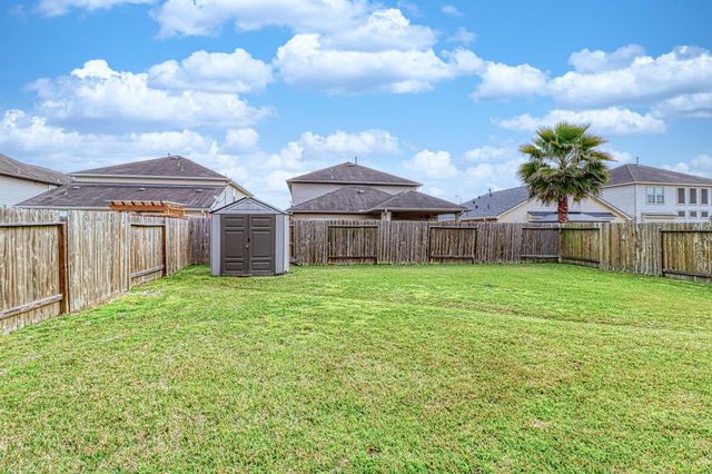 11 Eagle Lake Court, Manvel, TX 77578
