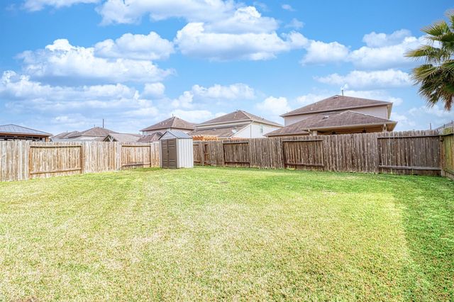 11 Eagle Lake Court, Manvel, TX 77578