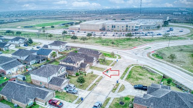 11 Eagle Lake Court, Manvel, TX 77578