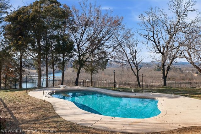 1705 River Ridge Road, Van Buren, AR 72956