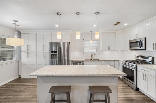 765 Marlin Street, Bayou Vista, TX 77563