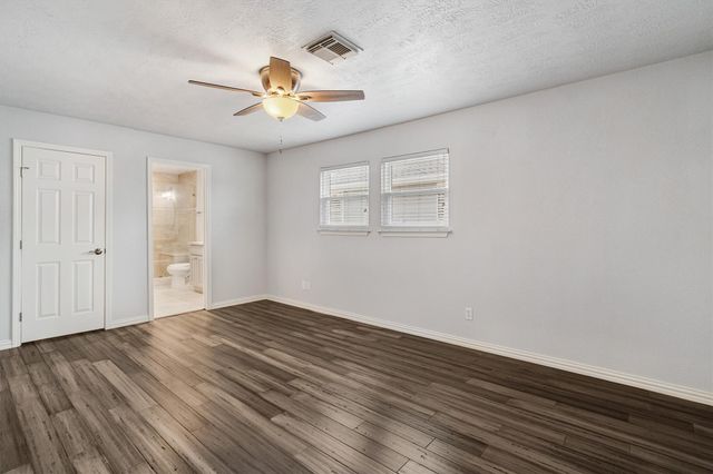 765 Marlin Street, Bayou Vista, TX 77563