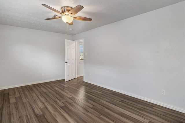 765 Marlin Street, Bayou Vista, TX 77563