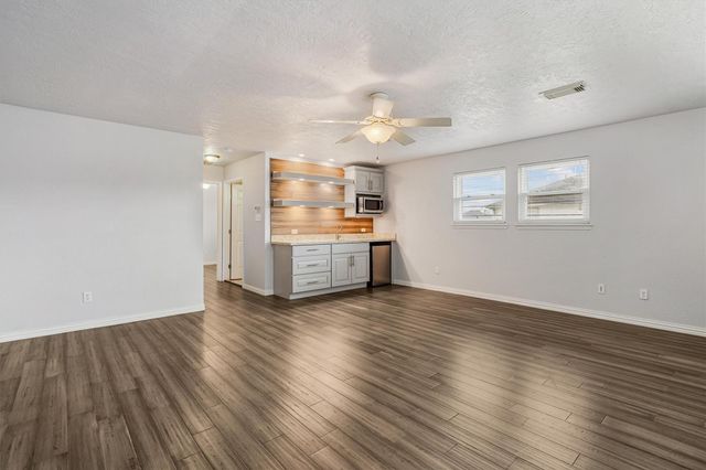 765 Marlin Street, Bayou Vista, TX 77563