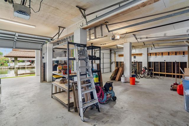 765 Marlin Street, Bayou Vista, TX 77563