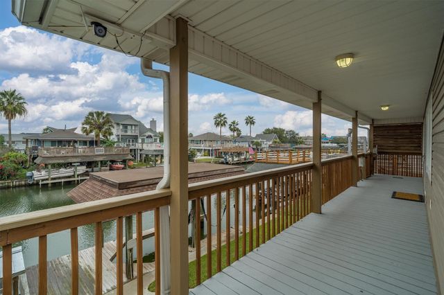 765 Marlin Street, Bayou Vista, TX 77563