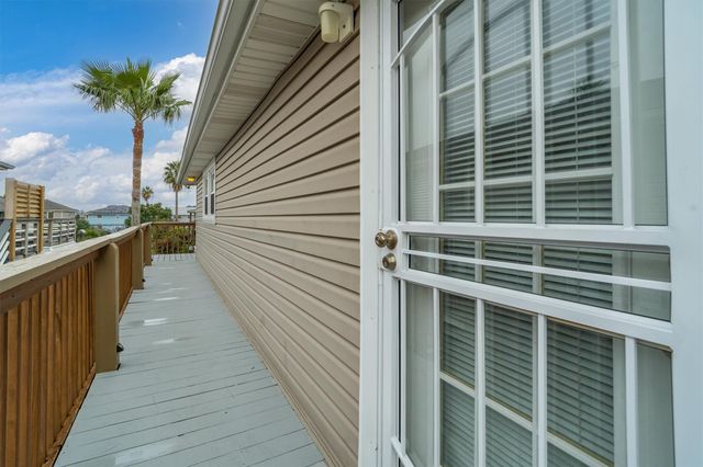 765 Marlin Street, Bayou Vista, TX 77563