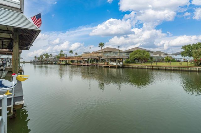 765 Marlin Street, Bayou Vista, TX 77563