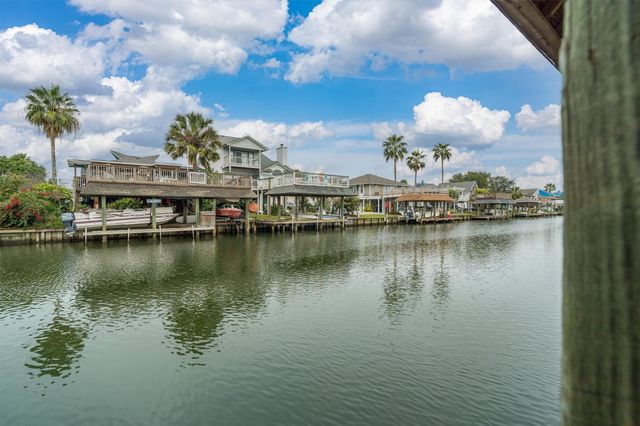 765 Marlin Street, Bayou Vista, TX 77563