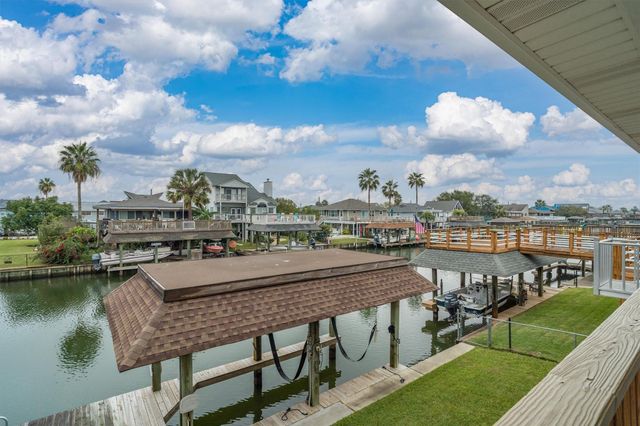 765 Marlin Street, Bayou Vista, TX 77563