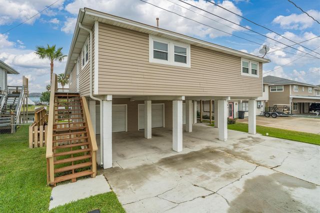 765 Marlin Street, Bayou Vista, TX 77563