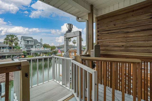 765 Marlin Street, Bayou Vista, TX 77563