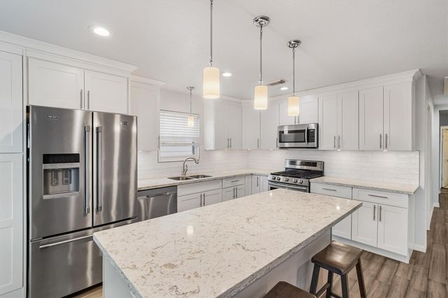 765 Marlin Street, Bayou Vista, TX 77563