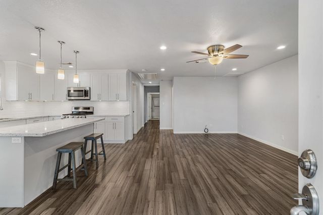 765 Marlin Street, Bayou Vista, TX 77563