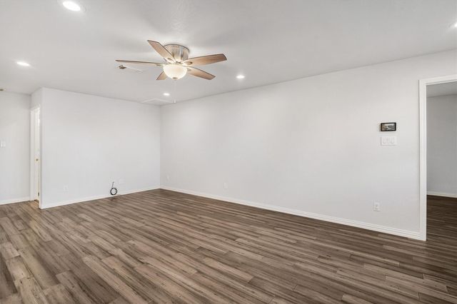 765 Marlin Street, Bayou Vista, TX 77563