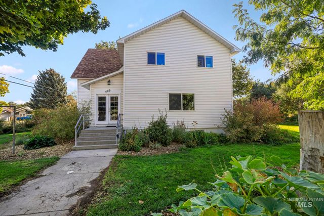 409 1st St E, Hansen, ID 83334