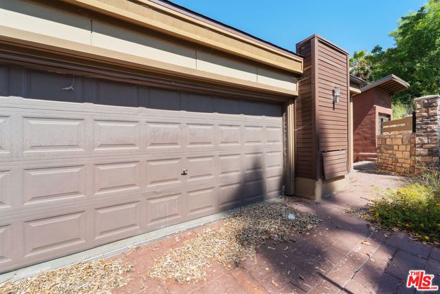 837 Linda Flora Drive, Los Angeles, CA 90049