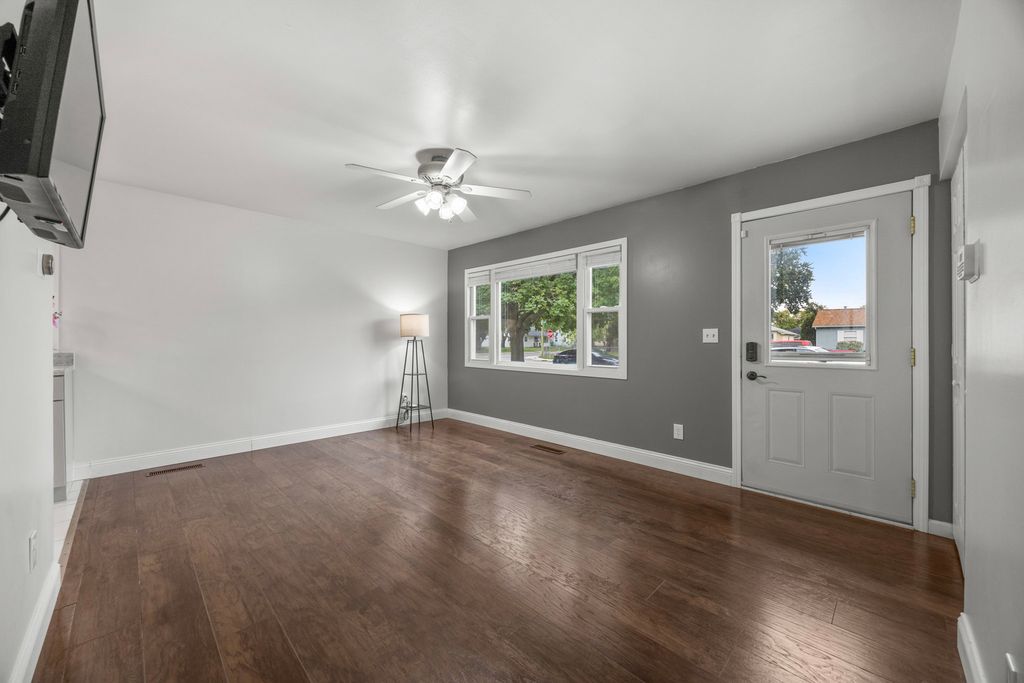 2005 Capri Avenue, Joliet, IL 60436 — photo 2