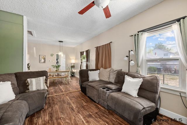 1318 RANDALL AVE, Cheyenne, WY 82009