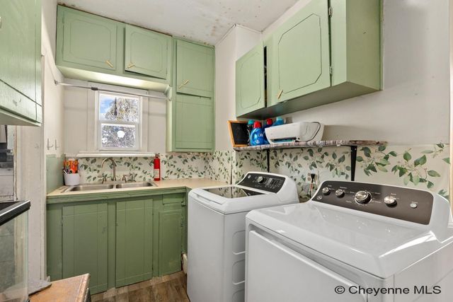 1318 RANDALL AVE, Cheyenne, WY 82009