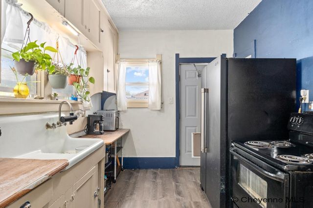 1318 RANDALL AVE, Cheyenne, WY 82009