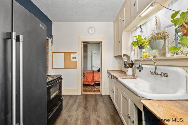 1318 RANDALL AVE, Cheyenne, WY 82009