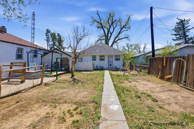 1318 RANDALL AVE, Cheyenne, WY 82009