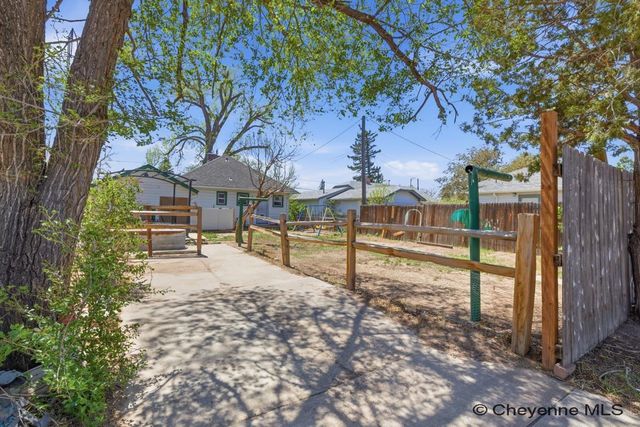 1318 RANDALL AVE, Cheyenne, WY 82009