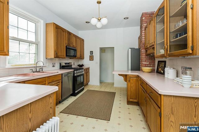 305 Mortimer Avenue, Rutherford, NJ 07070