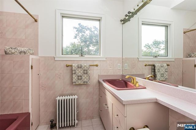 305 Mortimer Avenue, Rutherford, NJ 07070