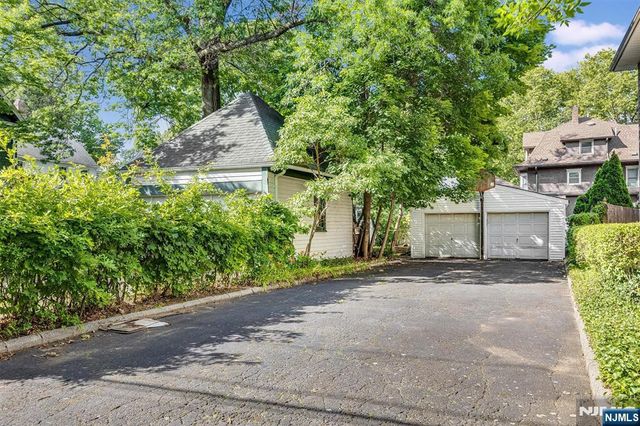 305 Mortimer Avenue, Rutherford, NJ 07070