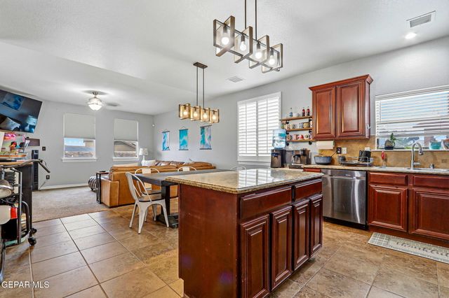 344 EMERALD SKY Place, Horizon City, TX 79928