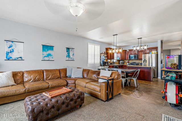 344 EMERALD SKY Place, Horizon City, TX 79928