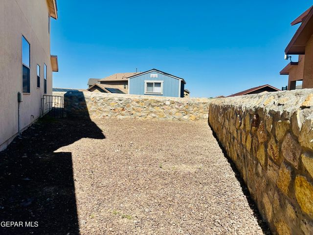 344 EMERALD SKY Place, Horizon City, TX 79928
