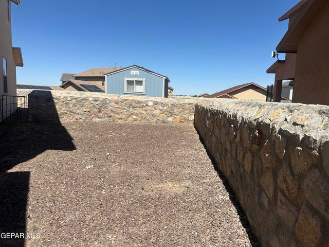 344 EMERALD SKY Place, Horizon City, TX 79928