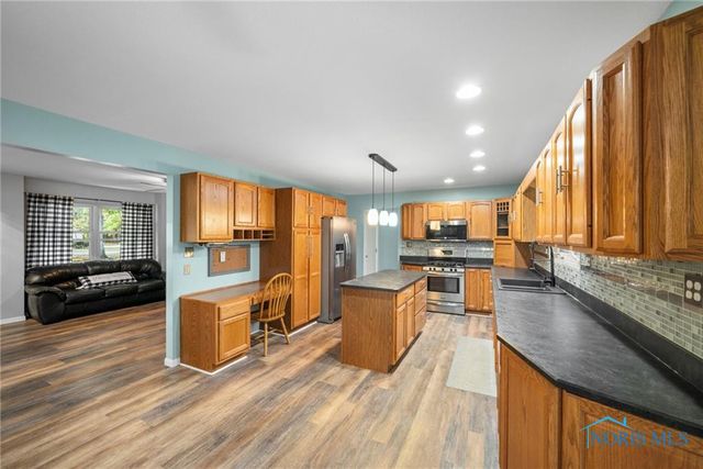 1200 County Road F, Swanton, OH 43558