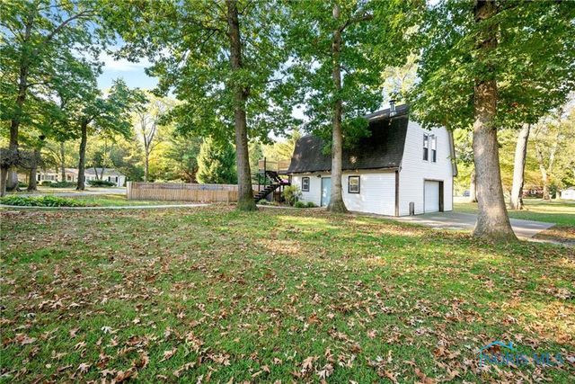 1200 County Road F, Swanton, OH 43558
