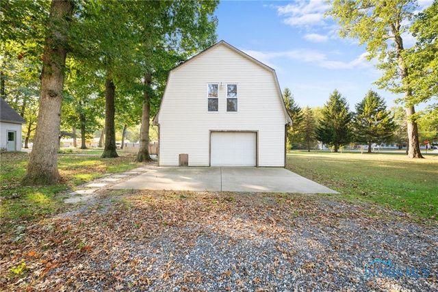 1200 County Road F, Swanton, OH 43558