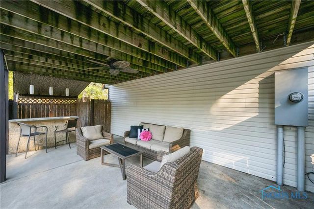 1200 County Road F, Swanton, OH 43558