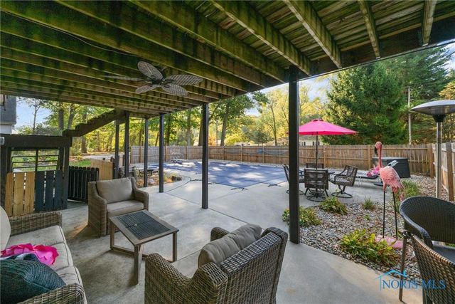 1200 County Road F, Swanton, OH 43558