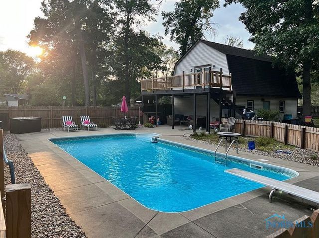 1200 County Road F, Swanton, OH 43558