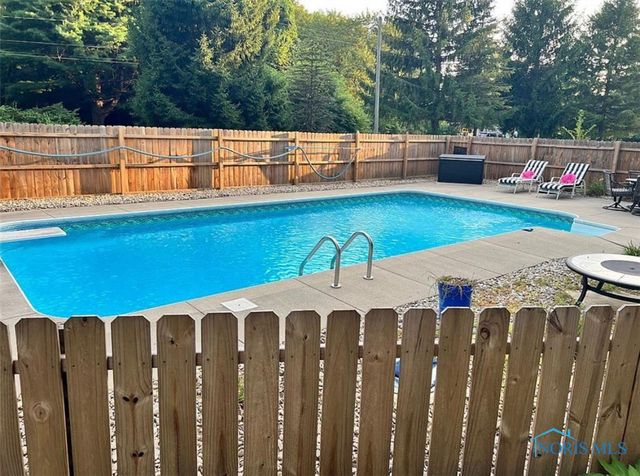 1200 County Road F, Swanton, OH 43558