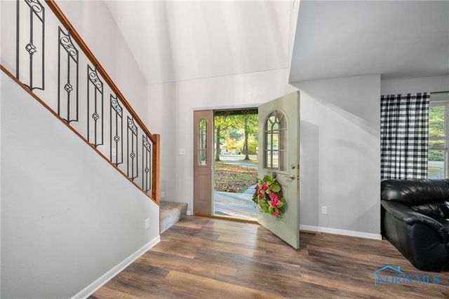 1200 County Road F, Swanton, OH 43558