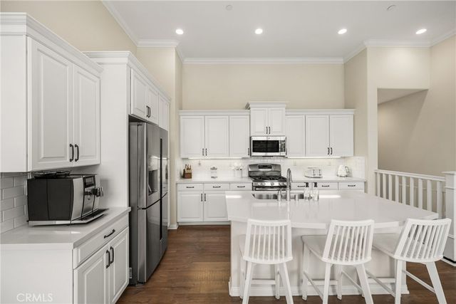 208 Rose Arch, Irvine, CA 92620